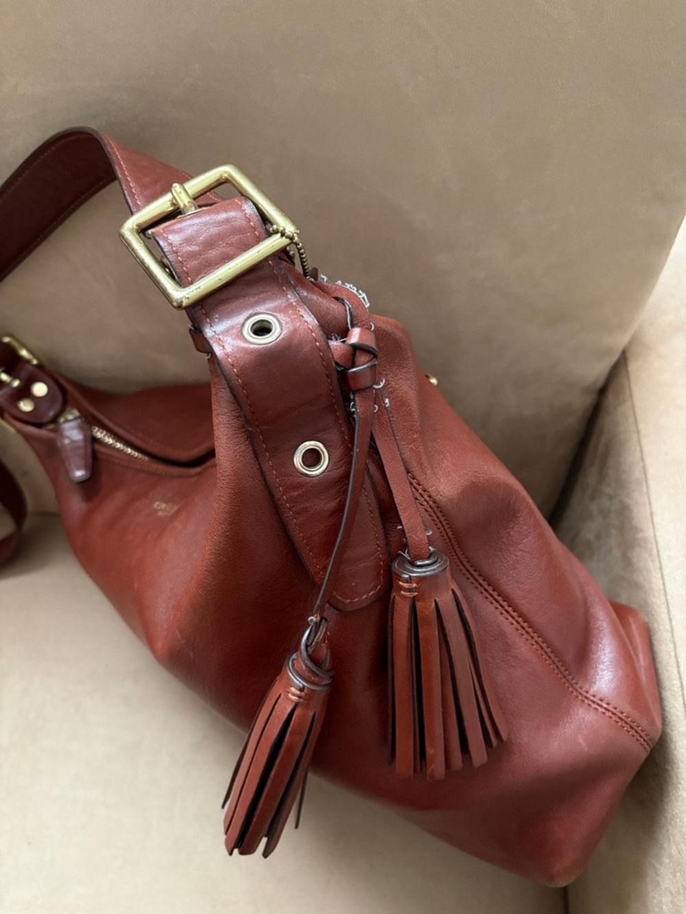 COACH 19889 Archive Collection Hobo bag.
Classic Leather in Cognac Brown - Picture 4 of 14